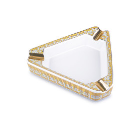 Cinzeiro de Ceramica Triangular para 3 Charutos - Branco e Dourado