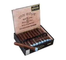 Charuto Rocky Patel The Edge Toro Habano - Caixa com 20
