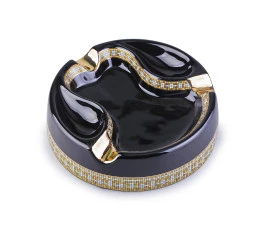 Cinzeiro de Ceramica para 3 Charutos - Preto e Dourado
