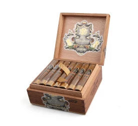 Charuto My Father Don Pepin Garcia Cuban Classic 1979 Robusto - Caixa com 20